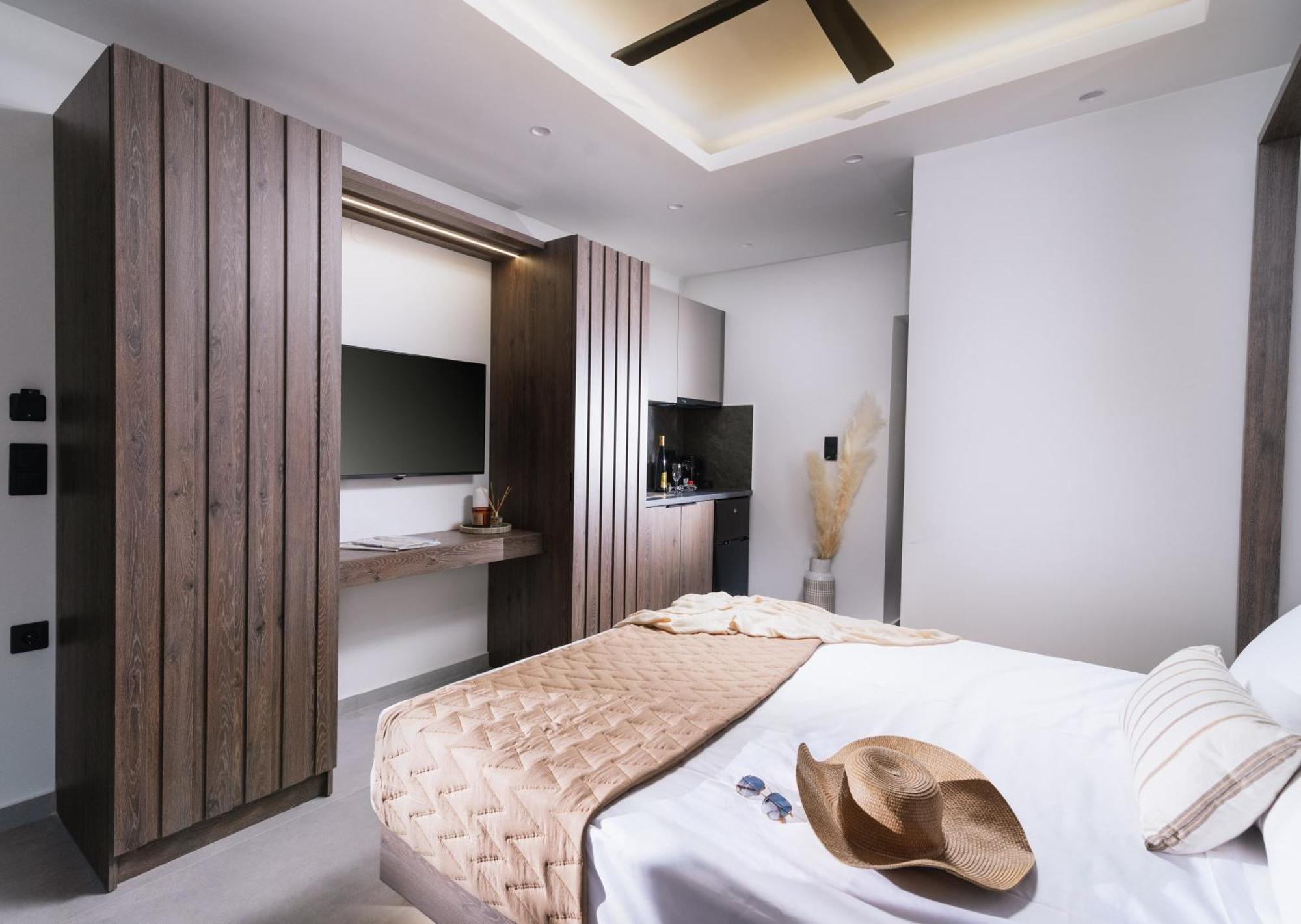 Alcyone Studios And Apartments Ираклио Екстериор снимка
