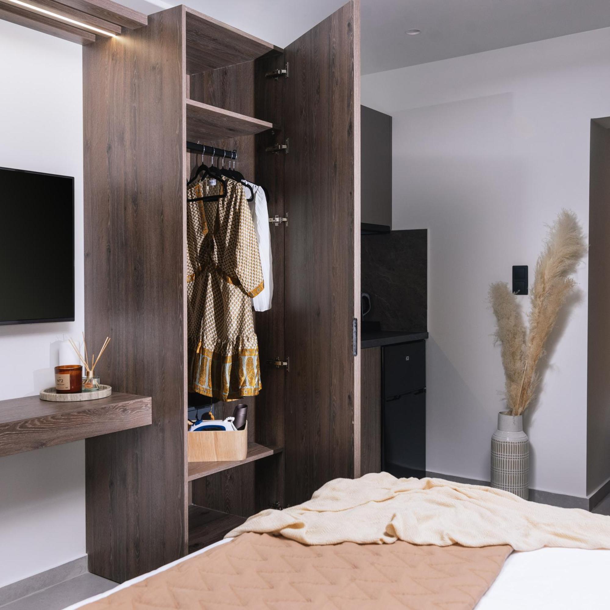 Alcyone Studios And Apartments Ираклио Екстериор снимка